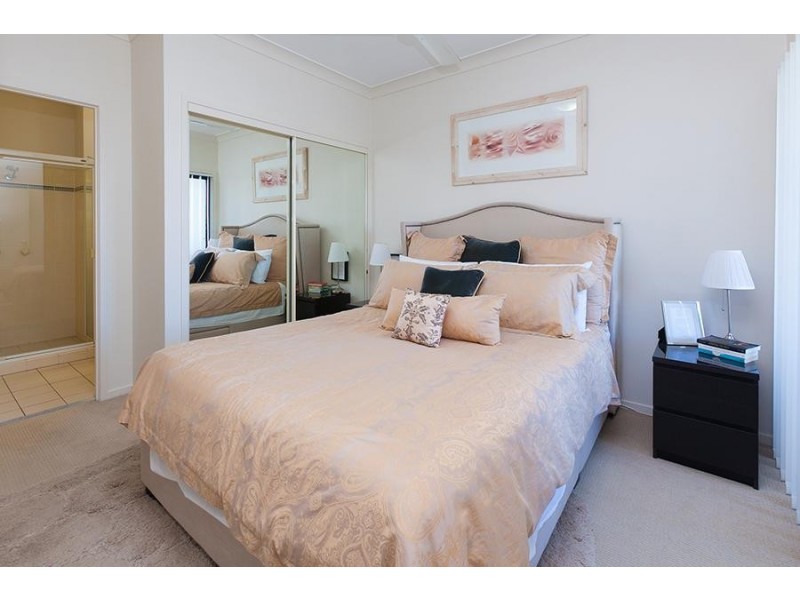 52 NEWSTEAD TERRACE, Newstead QLD 4006