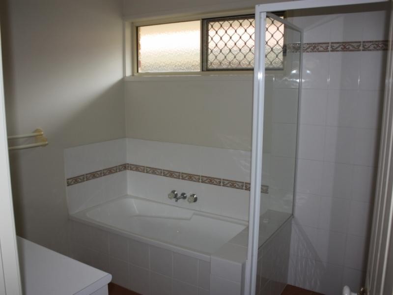 245 Albany Creek Rd, Bridgeman Downs QLD 4035