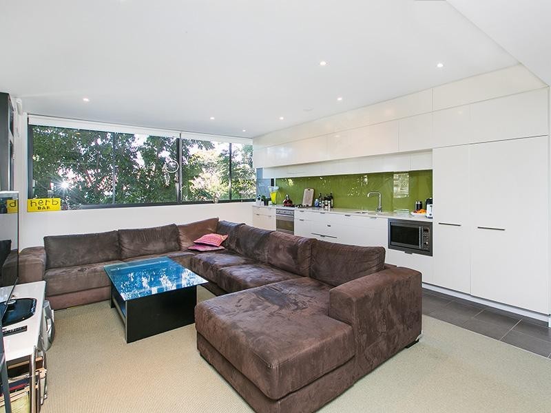 235/10 Pidgeon Cl., West End QLD 4101