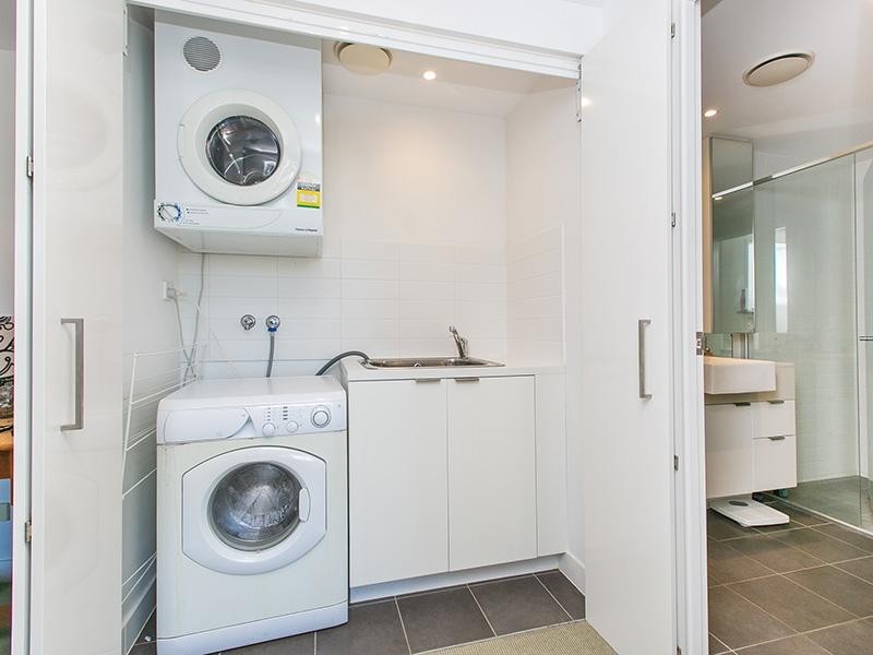 235/10 Pidgeon Cl., West End QLD 4101