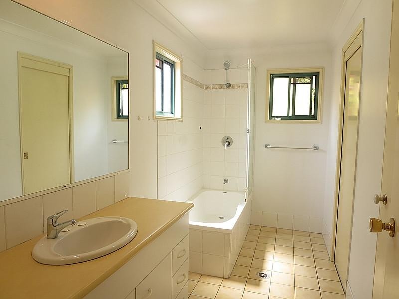 08-11 Oakmont Avenue, Oxley QLD 4075