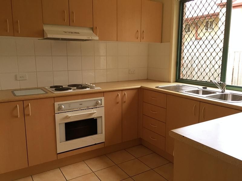 11 Oakmont Avenue, Oxley QLD 4075