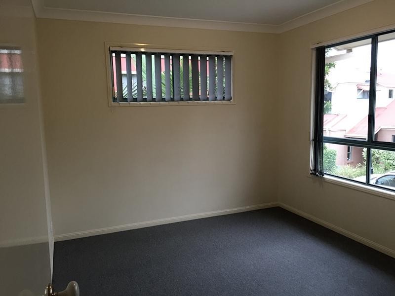 11 Oakmont Avenue, Oxley QLD 4075