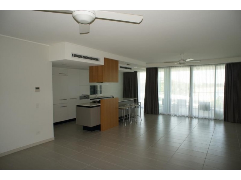 6 Mariners Drive, Townsville City QLD 4810