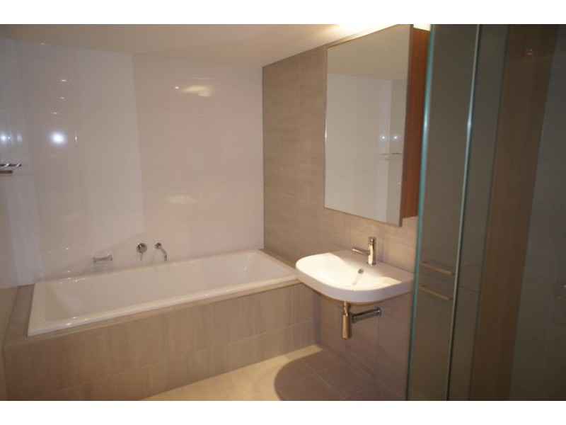 6 Mariners Drive, Townsville City QLD 4810