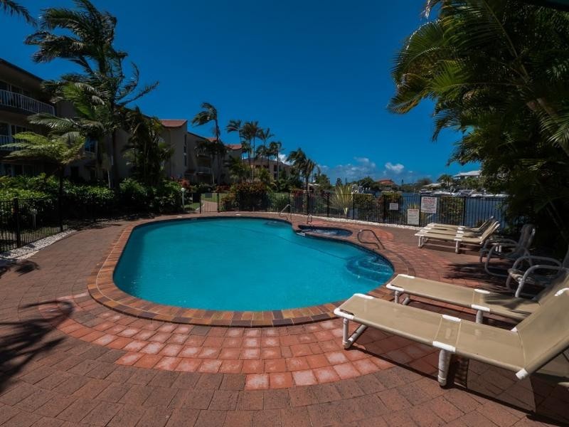 22 Jennifer Ave, Runaway Bay QLD 4216
