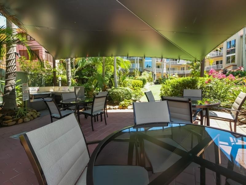 22 Jennifer Ave, Runaway Bay QLD 4216