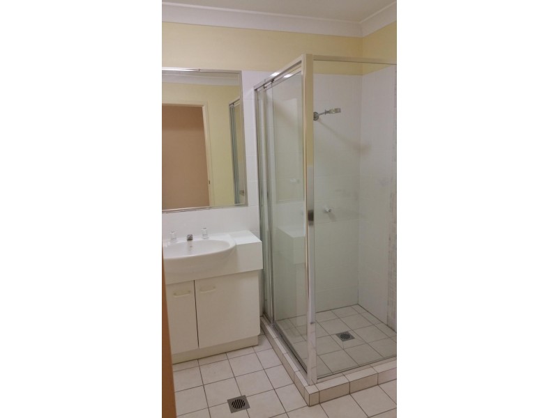 128 Benowa Road, Southport QLD 4215