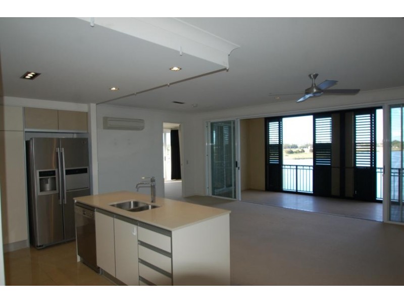 3030 The Boulevard, Carrara QLD 4211
