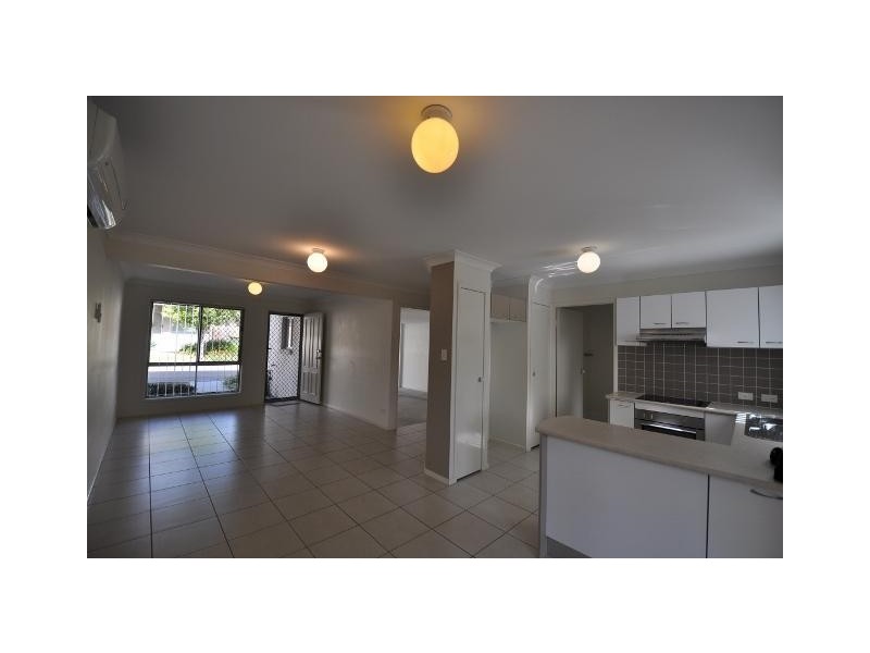 130 Jutland St, Oxley QLD 4075