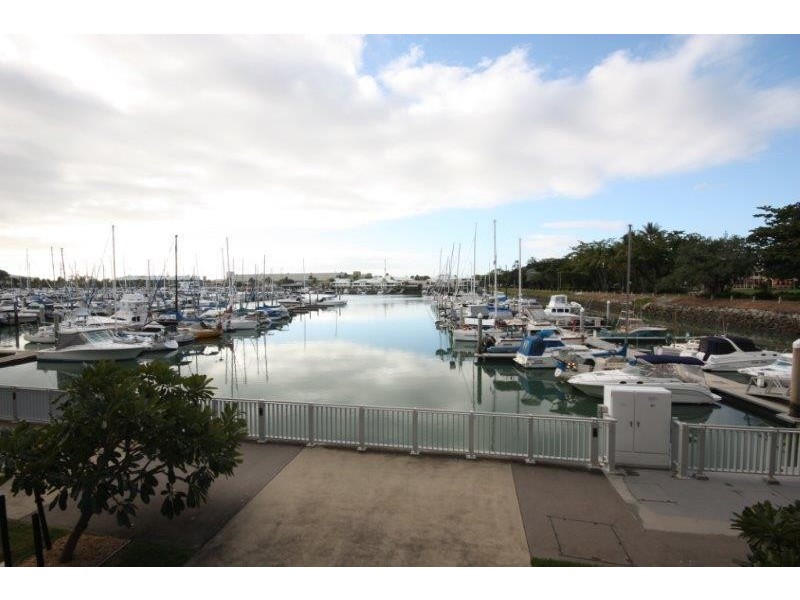 6-2 Mariners Drive, Townsville City QLD 4810