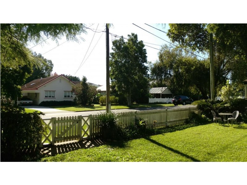 70 – 72 Kew Road, Graceville QLD 4075