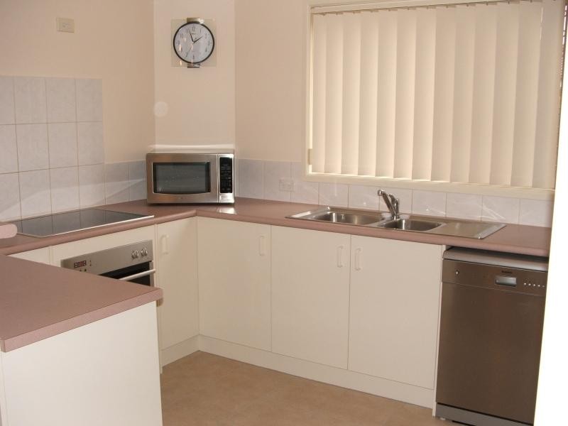 77 Nursery Ave, Runcorn QLD 4113