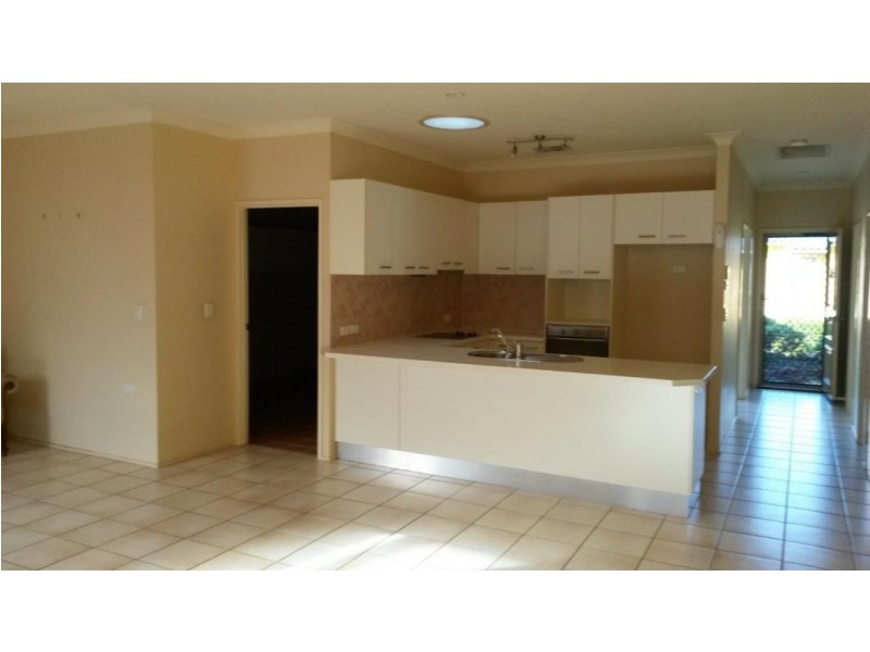 40 Lakeside Crescent, Currimundi QLD 4551