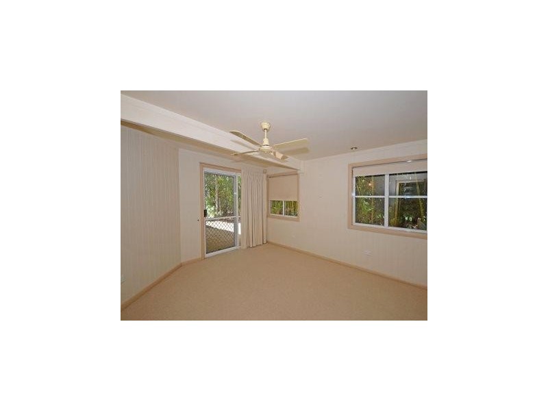 4 HOWEA CRT, Dundowran Beach QLD 4655