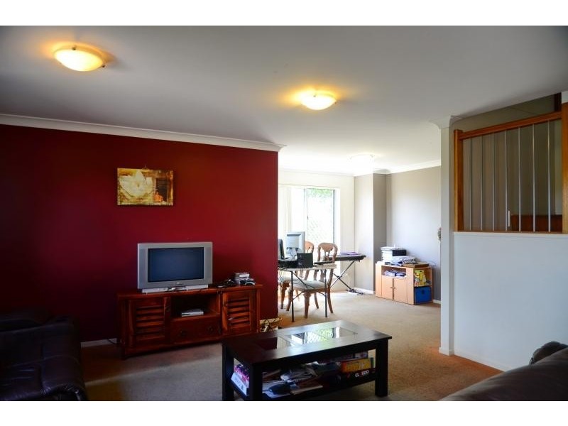 33 Shaw Pl, Redland Bay QLD 4165