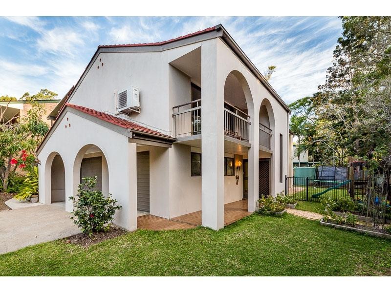 1 Tempest Street, Chapel Hill QLD 4069