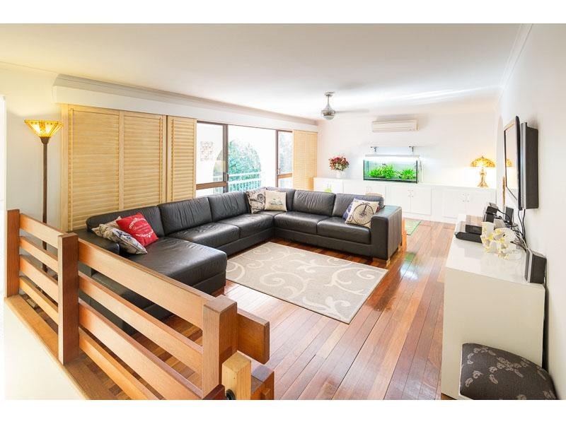 1 Tempest Street, Chapel Hill QLD 4069