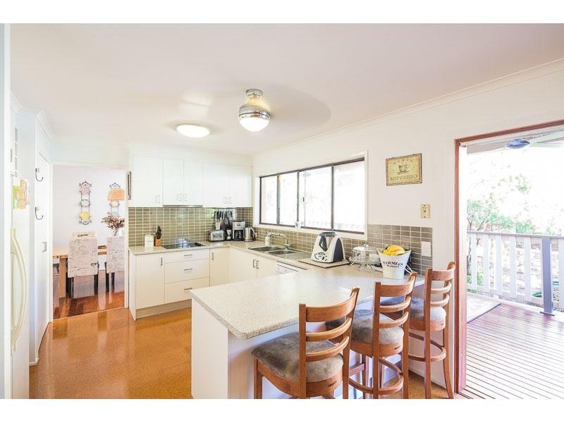 1 Tempest Street, Chapel Hill QLD 4069
