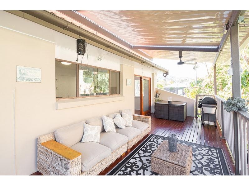 1 Tempest Street, Chapel Hill QLD 4069