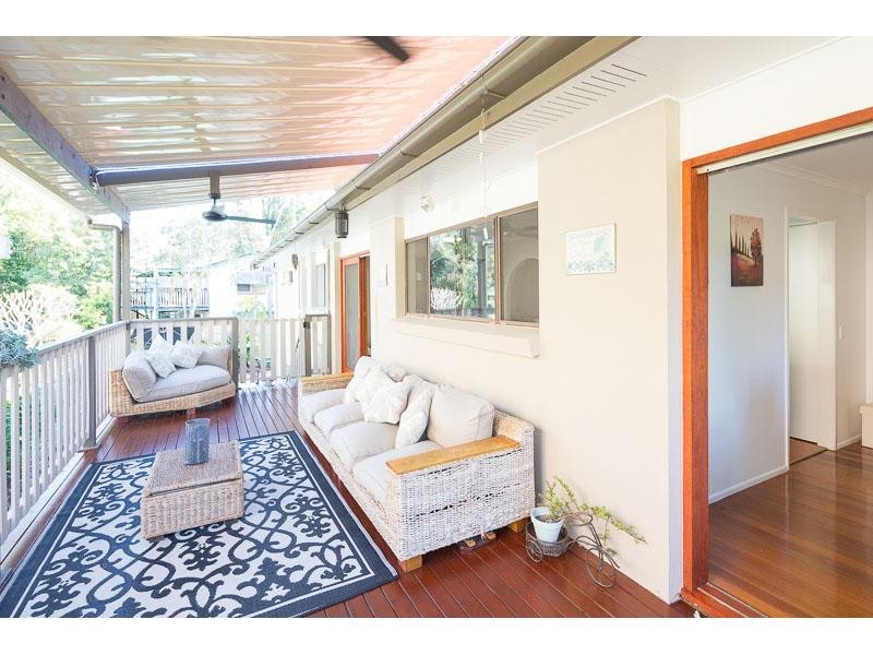 1 Tempest Street, Chapel Hill QLD 4069
