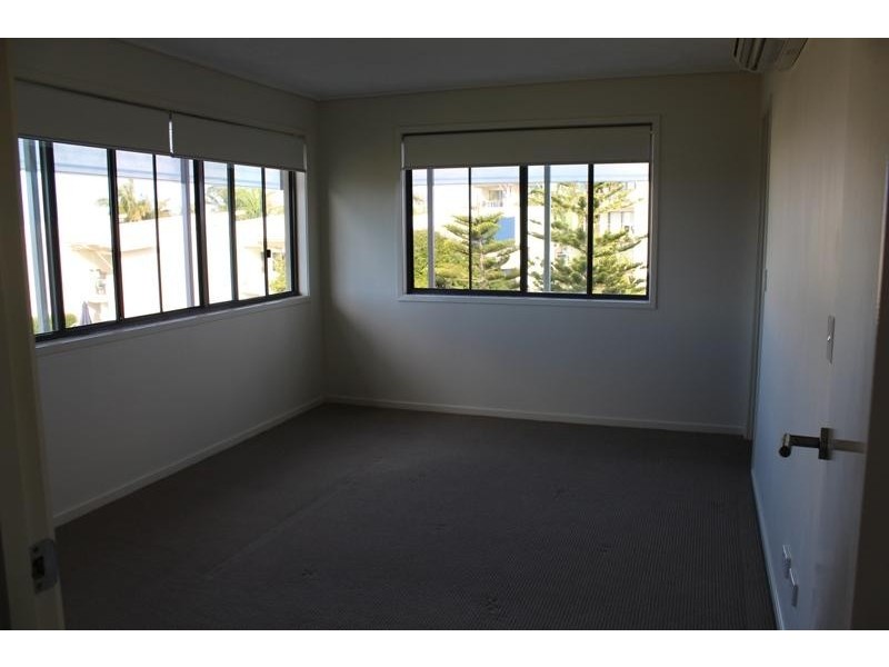 46 / 4 Grand Parade, Parrearra QLD 4575