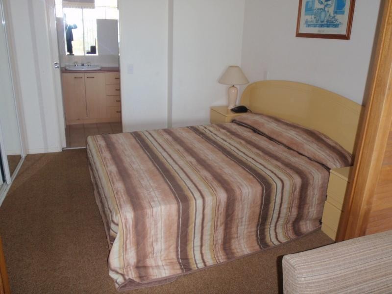 53/106 Marine Parade, Southport QLD 4215