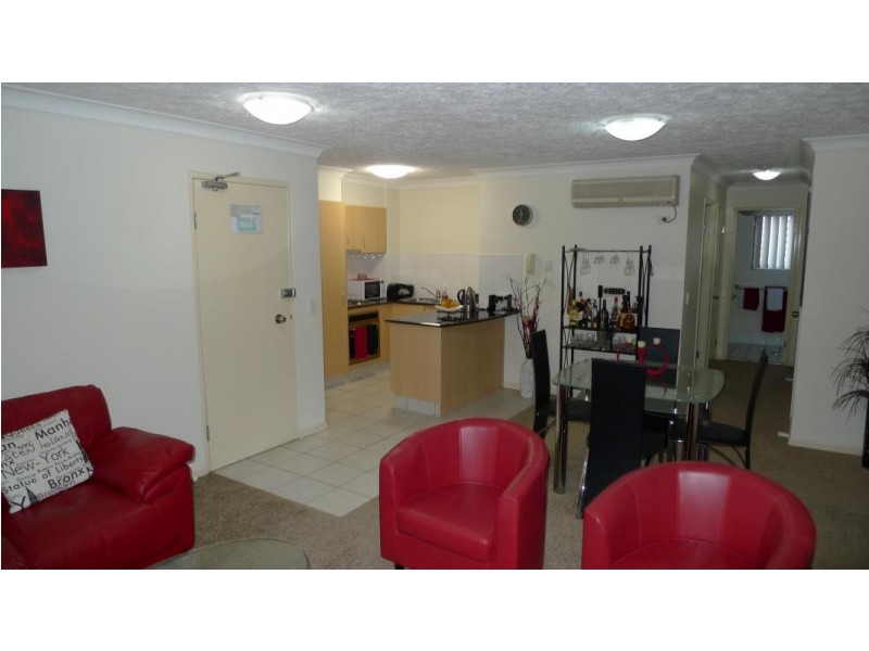 1 / 38 Labrador Street, Labrador QLD 4215