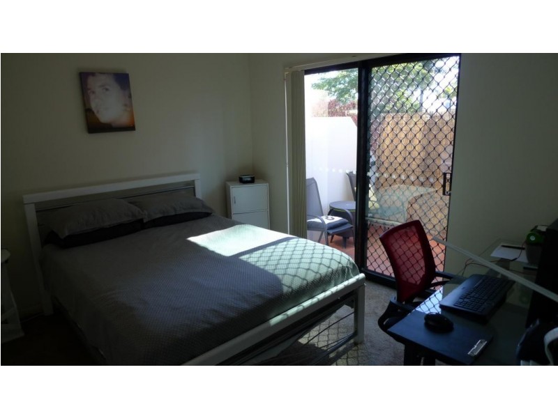 1 / 38 Labrador Street, Labrador QLD 4215