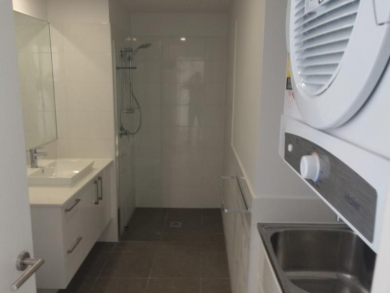 UNIT 1219 / 8 WATERFORD COURT, Bundall QLD 4217
