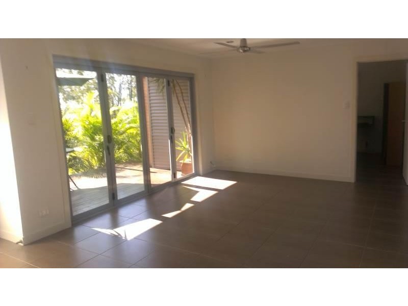 25 Esplanade, Point Vernon QLD 4655