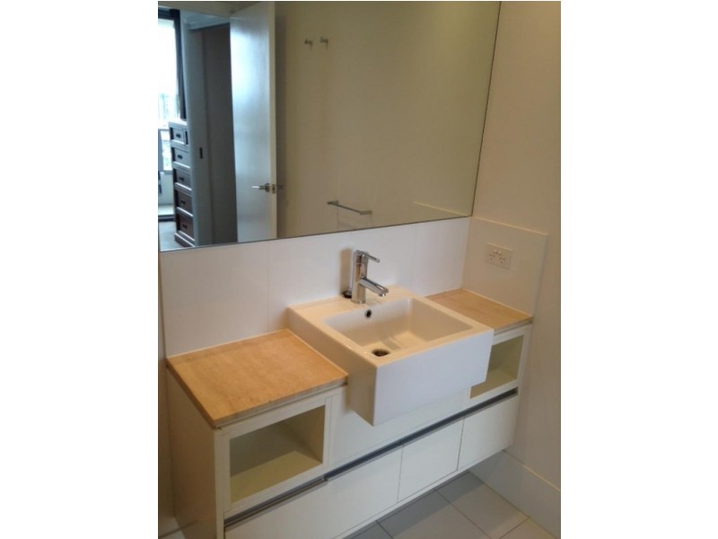 30 Macrossan Street, Brisbane QLD 4000