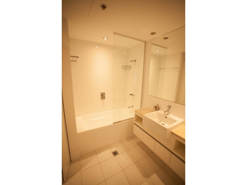 30 Macrossan Street, Brisbane QLD 4000