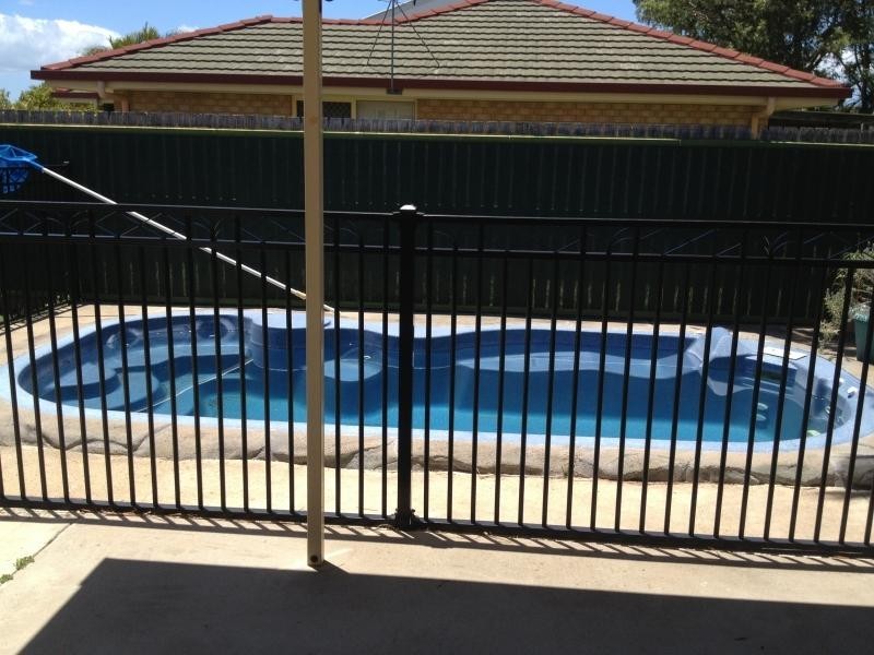 198 Pulgul Street, Urangan QLD 4655