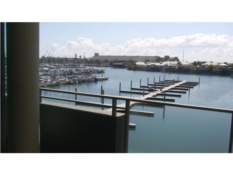 6 2103 Mariners Drive, Townsville City QLD 4810
