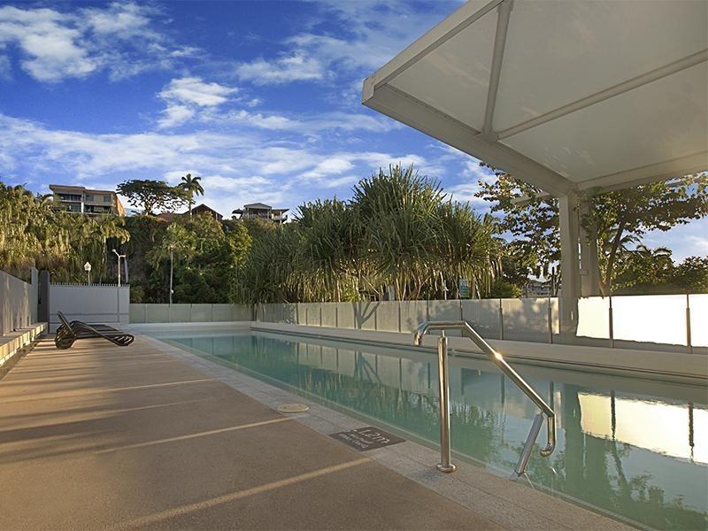 6 2103 Mariners Drive, Townsville City QLD 4810