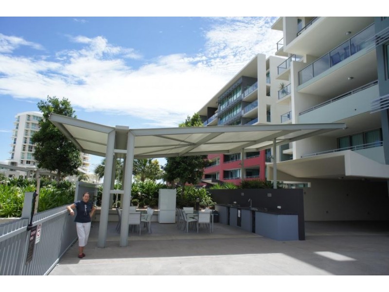 6 2103 Mariners Drive, Townsville City QLD 4810