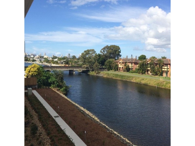 UNIT 1318 / 8 WATERFORD COURT, Bundall QLD 4217