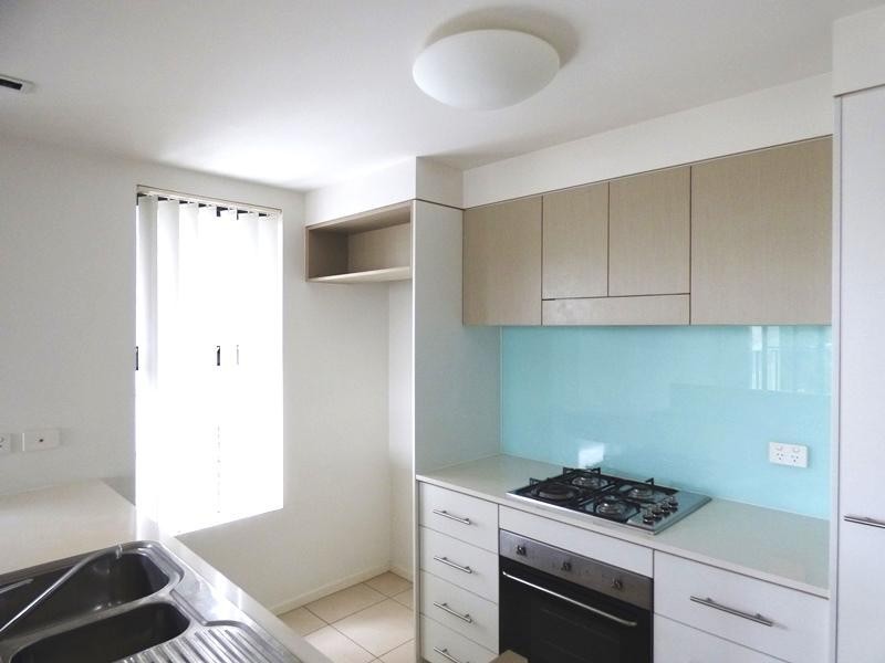 1206  / 16 Surbiton Court, Carindale QLD 4152