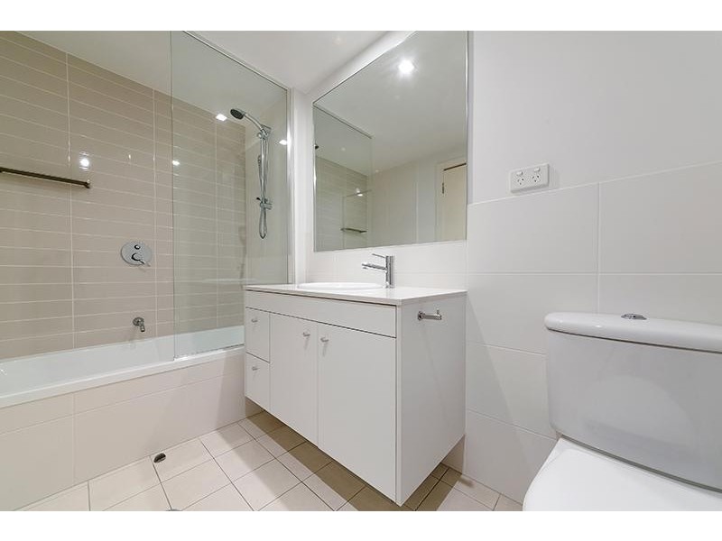 1206  / 16 Surbiton Court, Carindale QLD 4152