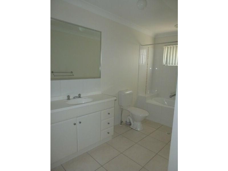 130 Jutland St, Oxley QLD 4075