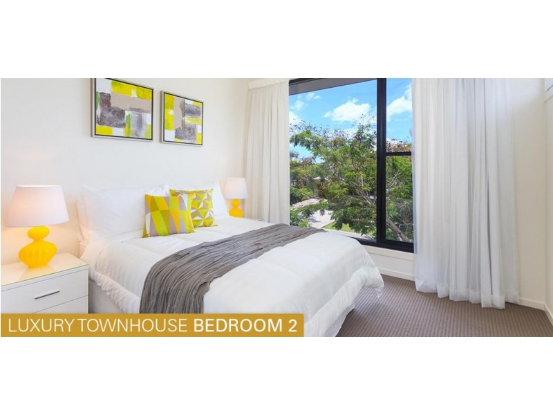 5054 Emerald Island Drive, Carrara QLD 4211