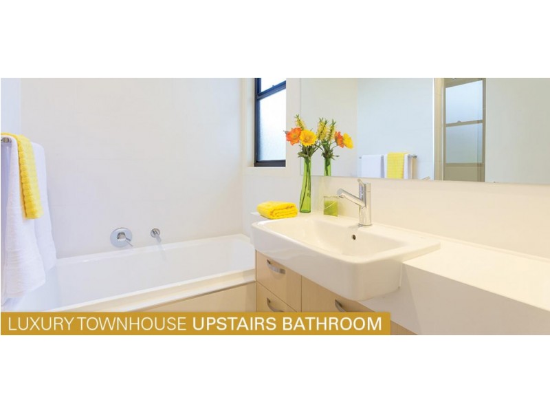 5054 Emerald Island Drive, Carrara QLD 4211