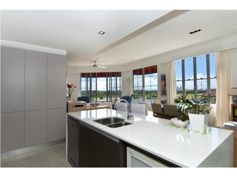 2048/3029 The Boulevard, Carrara QLD 4211