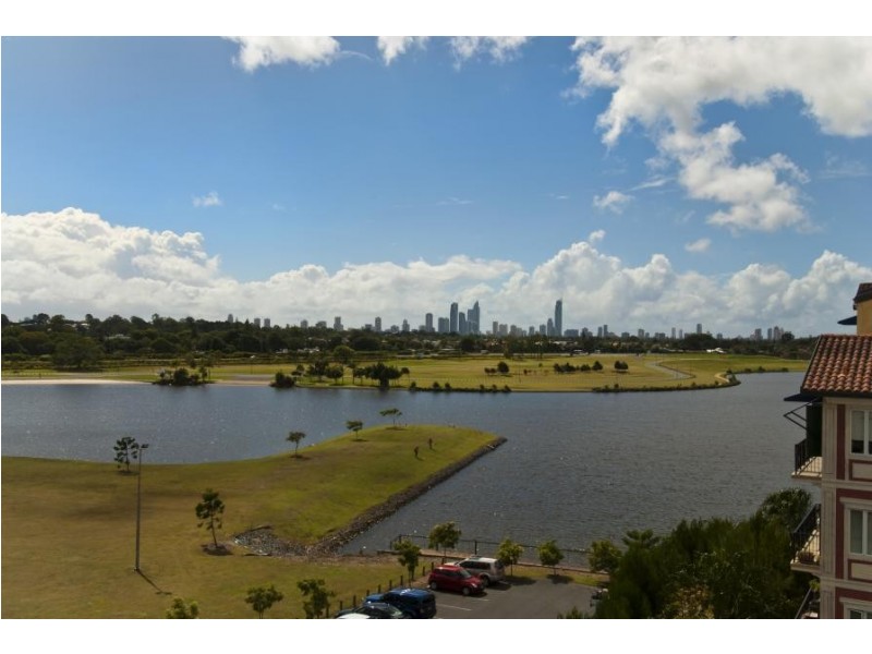 2048/3029 The Boulevard, Carrara QLD 4211