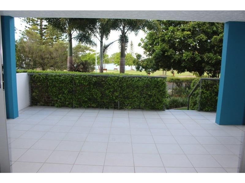 14 / 4 Grand Parade, Parrearra QLD 4575