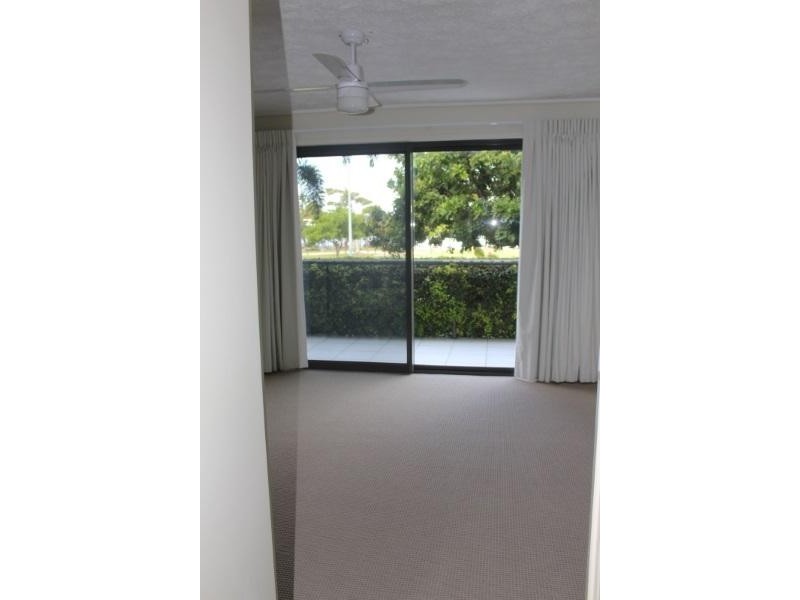 14 / 4 Grand Parade, Parrearra QLD 4575