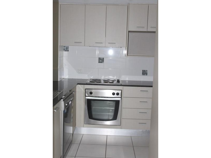 14 / 4 Grand Parade, Parrearra QLD 4575