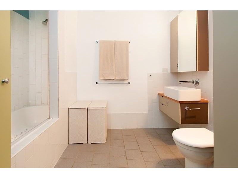 Unit 215 / 8 Skyring Terrace, Teneriffe QLD 4005