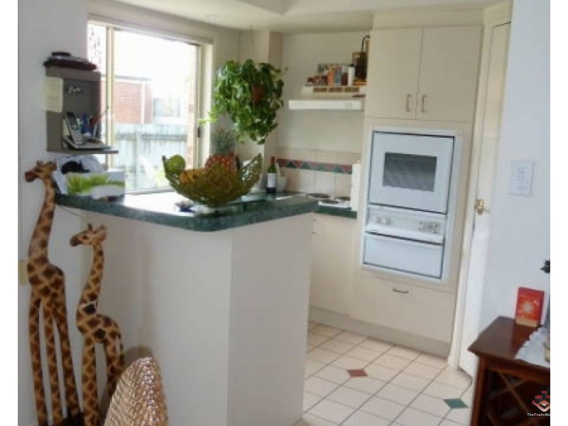 23 Tristan Court, Benowa QLD 4217